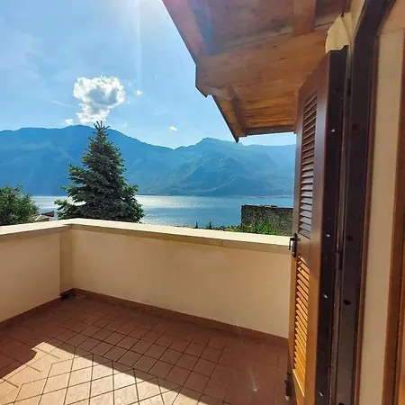 Fior Di Loto Limone sul Garda