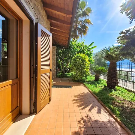 Fior Di Loto Limone sul Garda